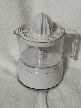 White Electric Citrus Juicer - Home Kitchen